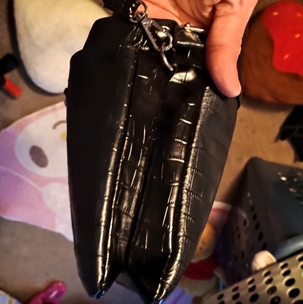 Befen Black Leather Croc Embossed Crossbody Bag - Picture 15 of 15